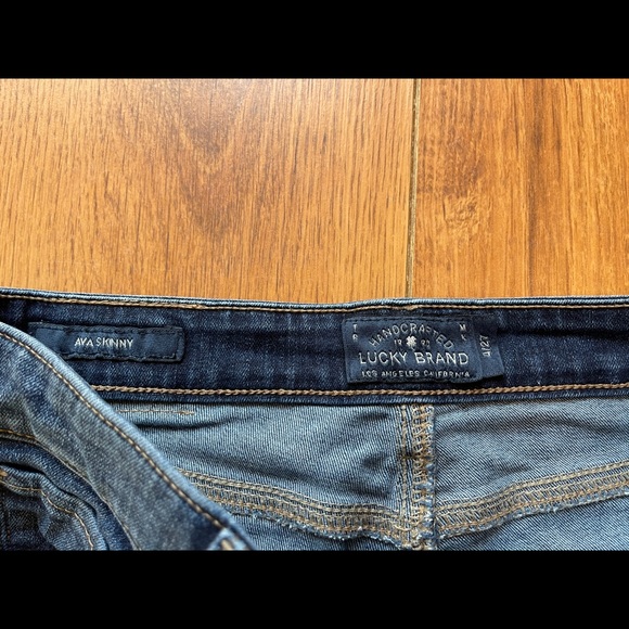 Lucky Jeans - Picture 2 of 4